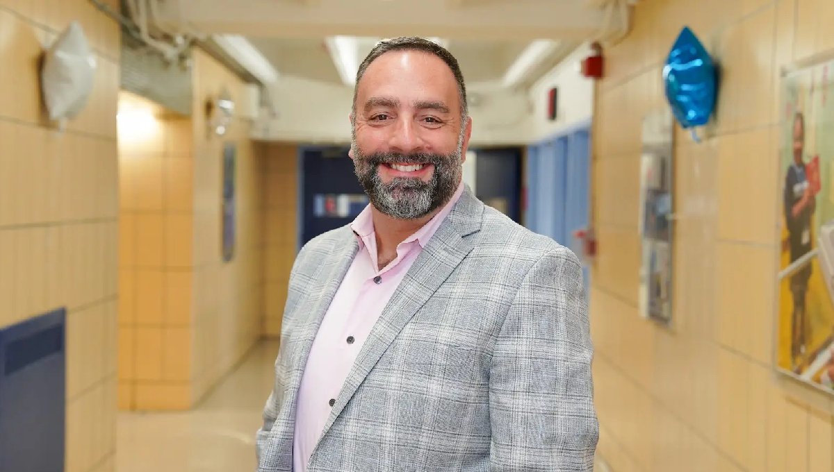 Photograph of S. Monteleone, Assistant Principal, posing formally.