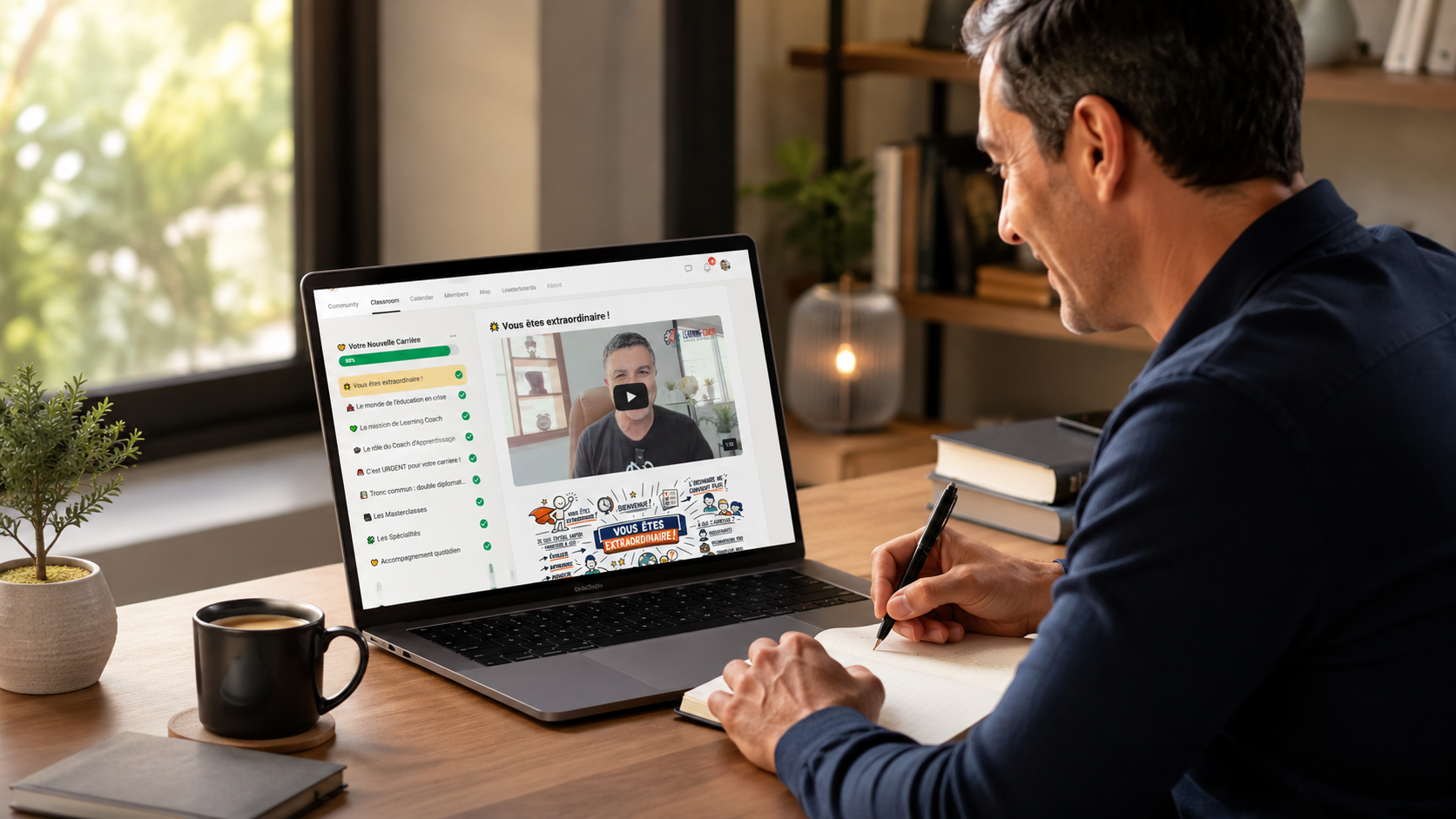 مشارك يتابع تكوين كوتش التعلّم عبر منصة Learning Coach