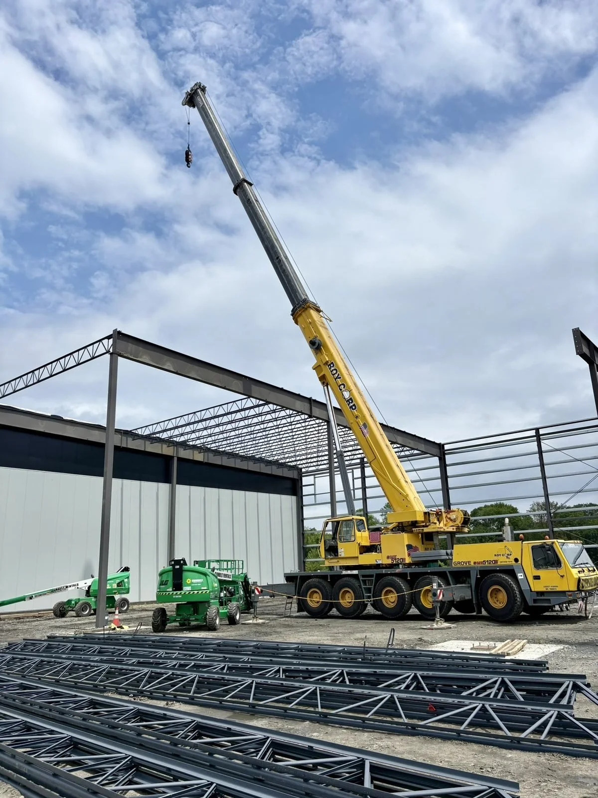 Crane erecting structural steel in North Kingstown, RI