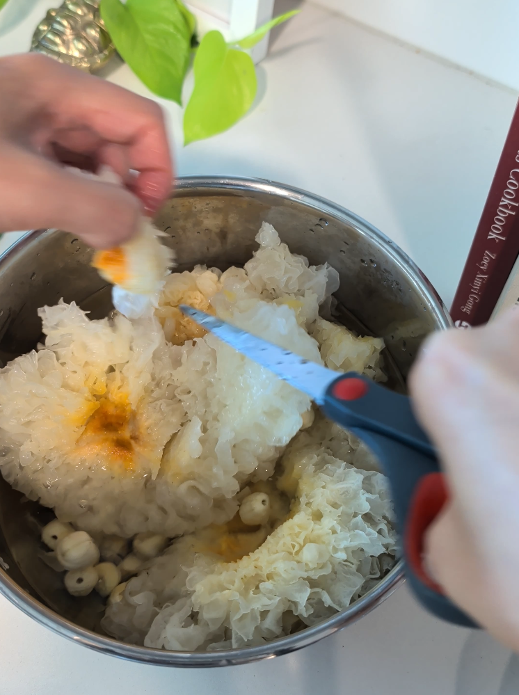 Trimming tremella