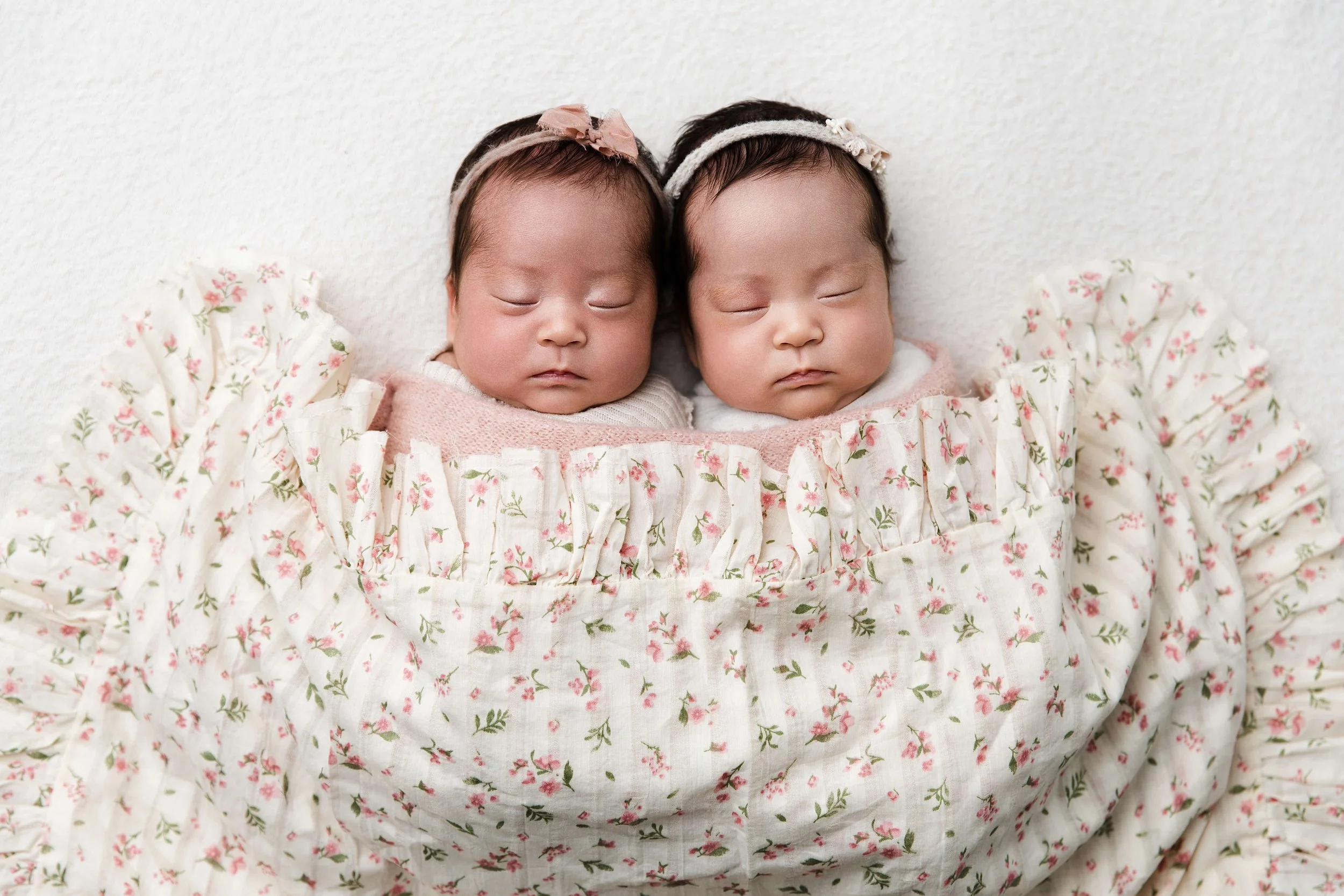 Newborn photography session included in Lama's Littles Grow With Me collection