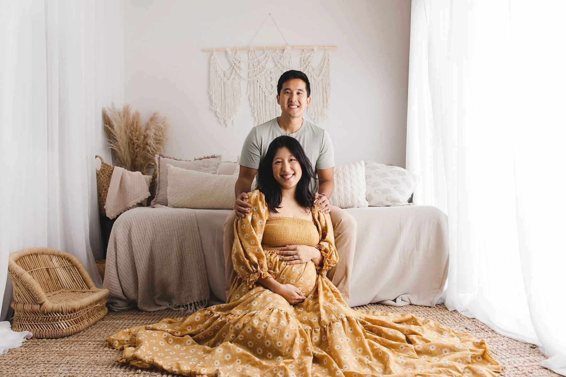 Family maternity portrait photographed by Manal Ansari in the Allen lifestyle studio