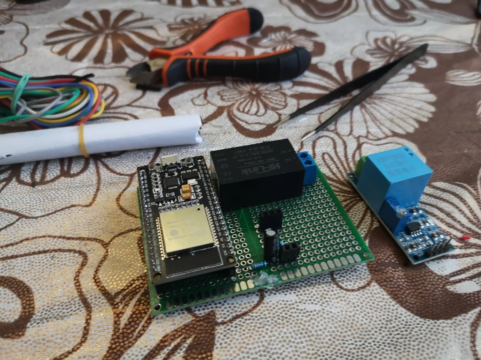 Early ESP32 prototype on perfboard
