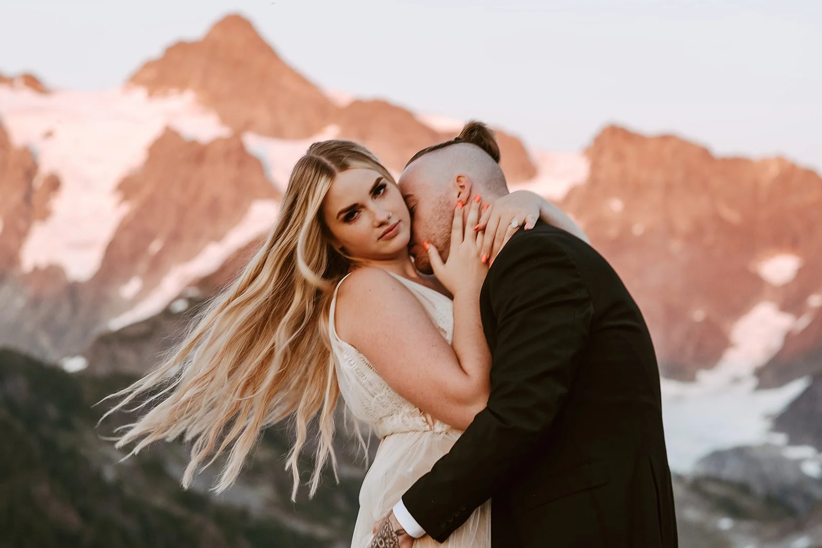 Elopement makeup in nature