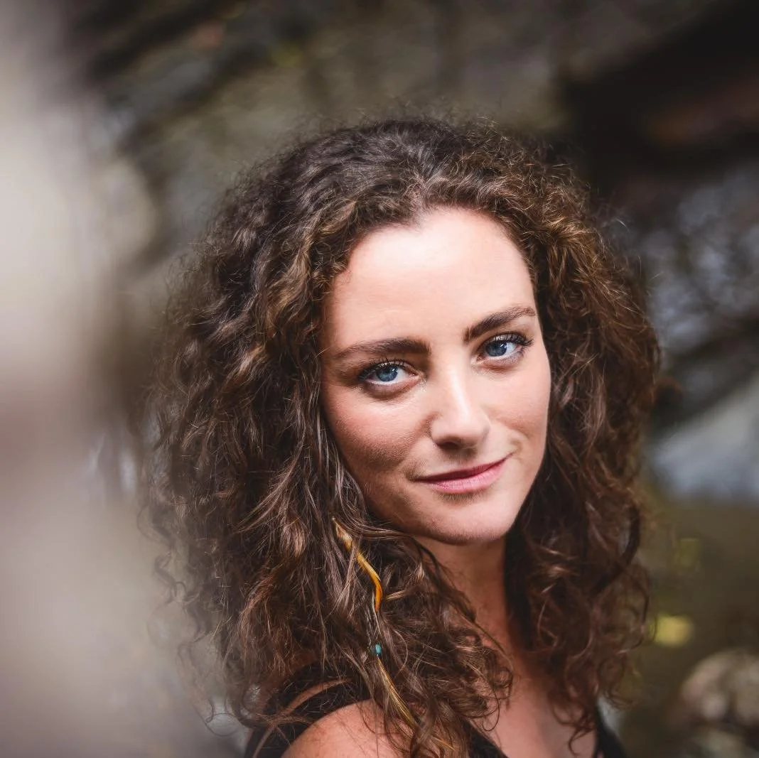 Faye, hypnotherapist and life coach