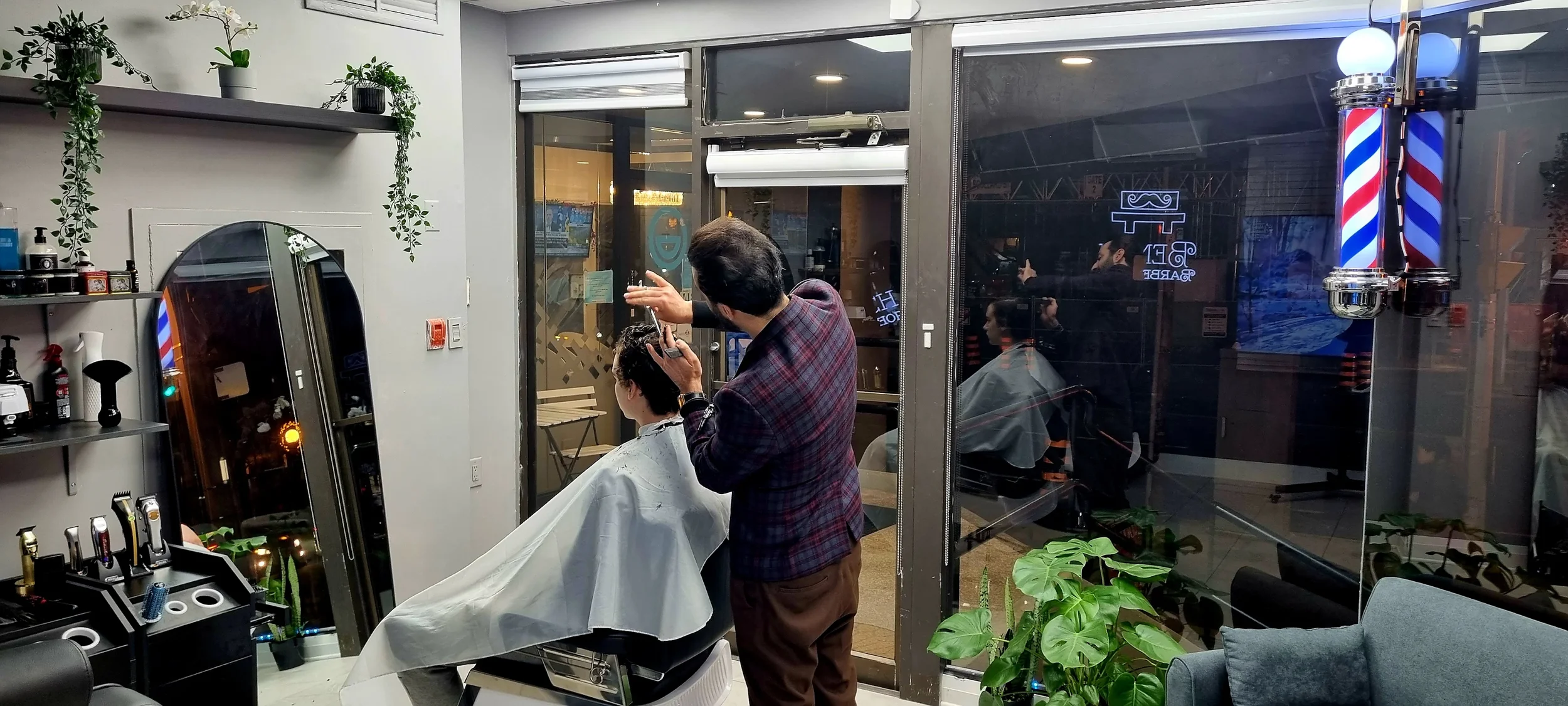 Barber Work Bench Bench Barbershop | Enhance Your Look Today