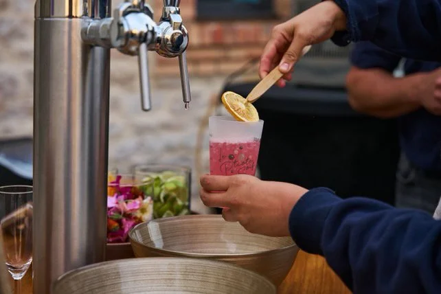 Cocktails en fûts servis à la tireuse - La P’tiote Soif