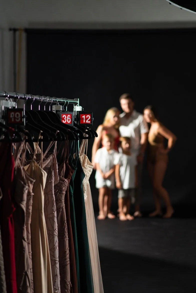 All-inclusive photography package icon for maternity and family sessions