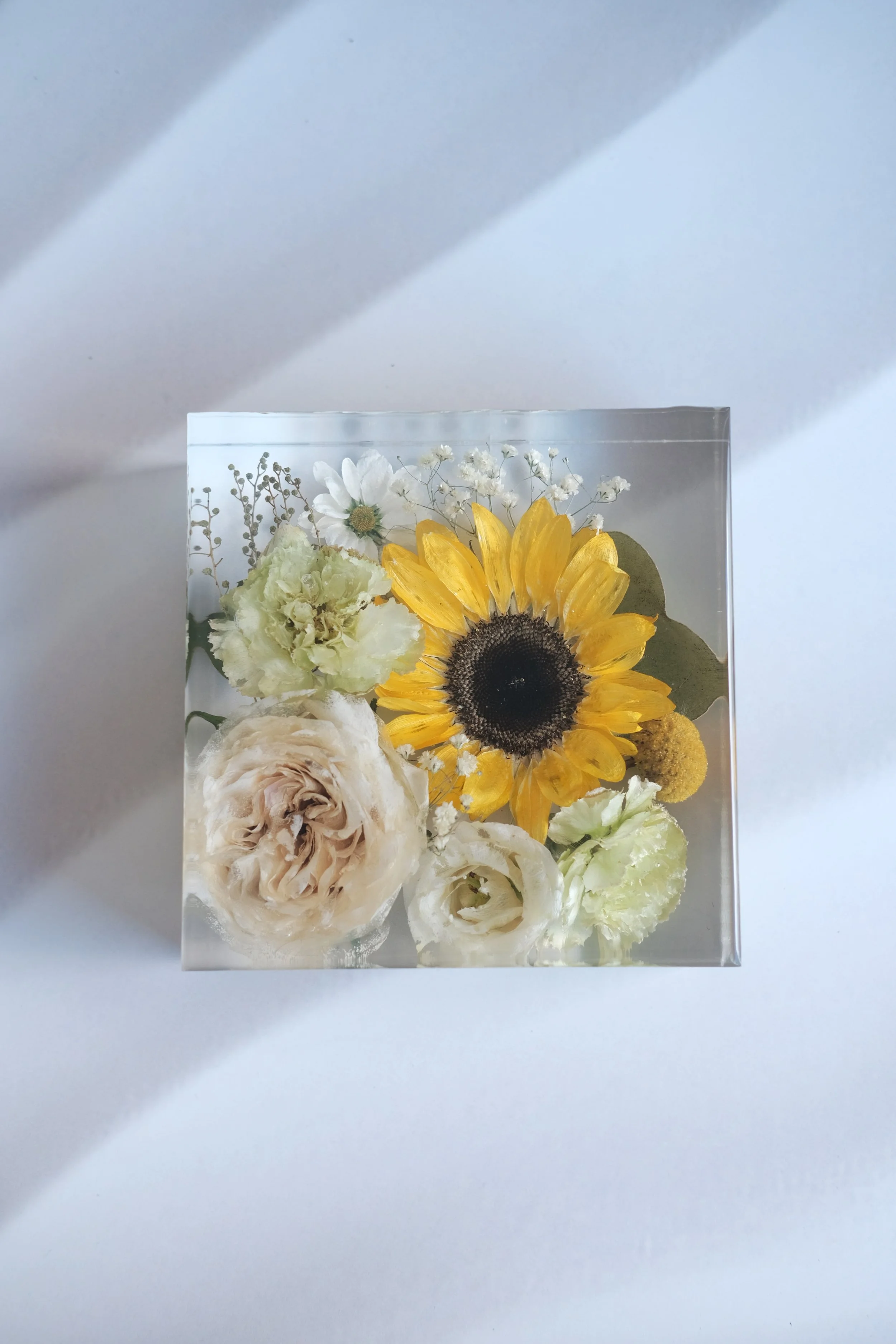 Finished resin keepsake