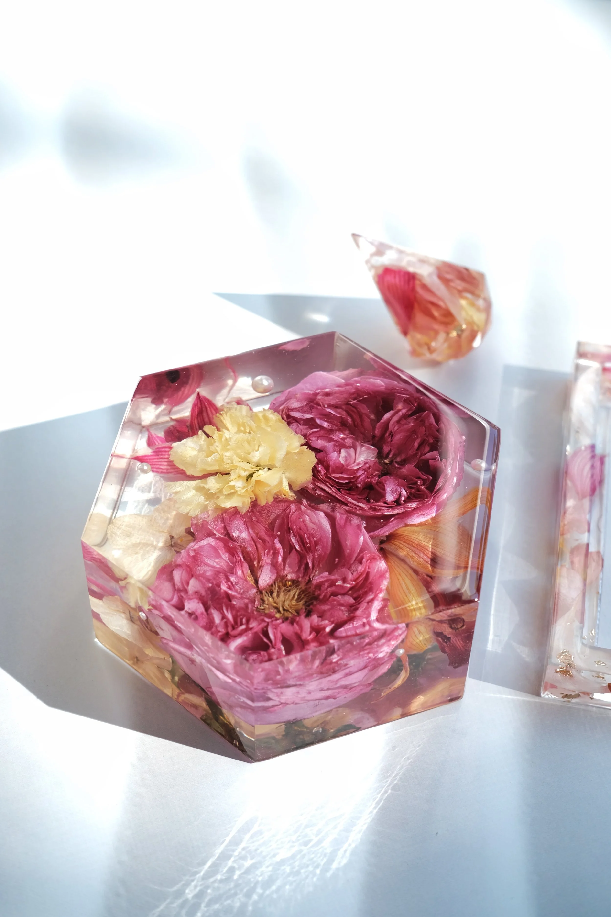 Finished resin keepsake