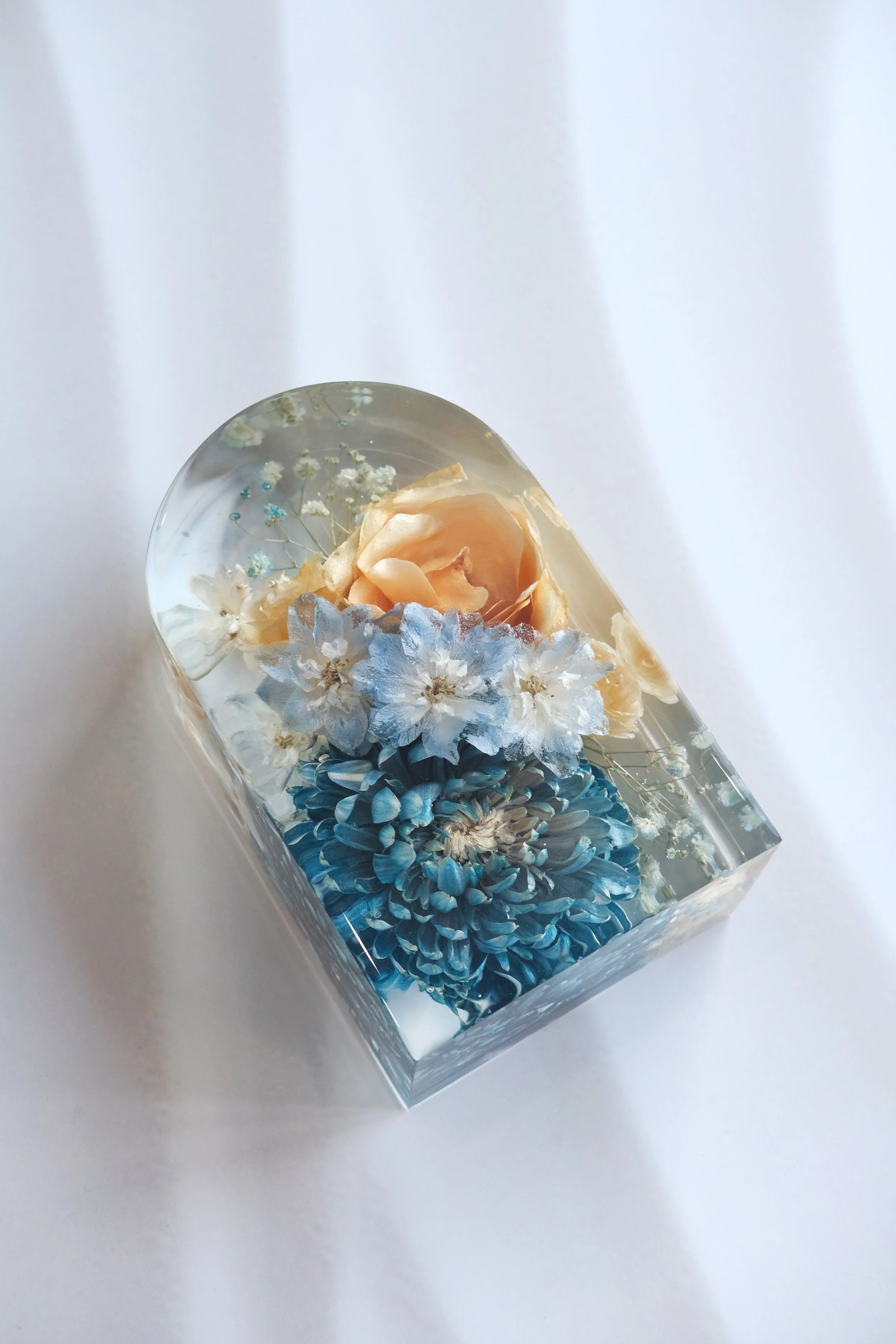 Finished resin keepsake
