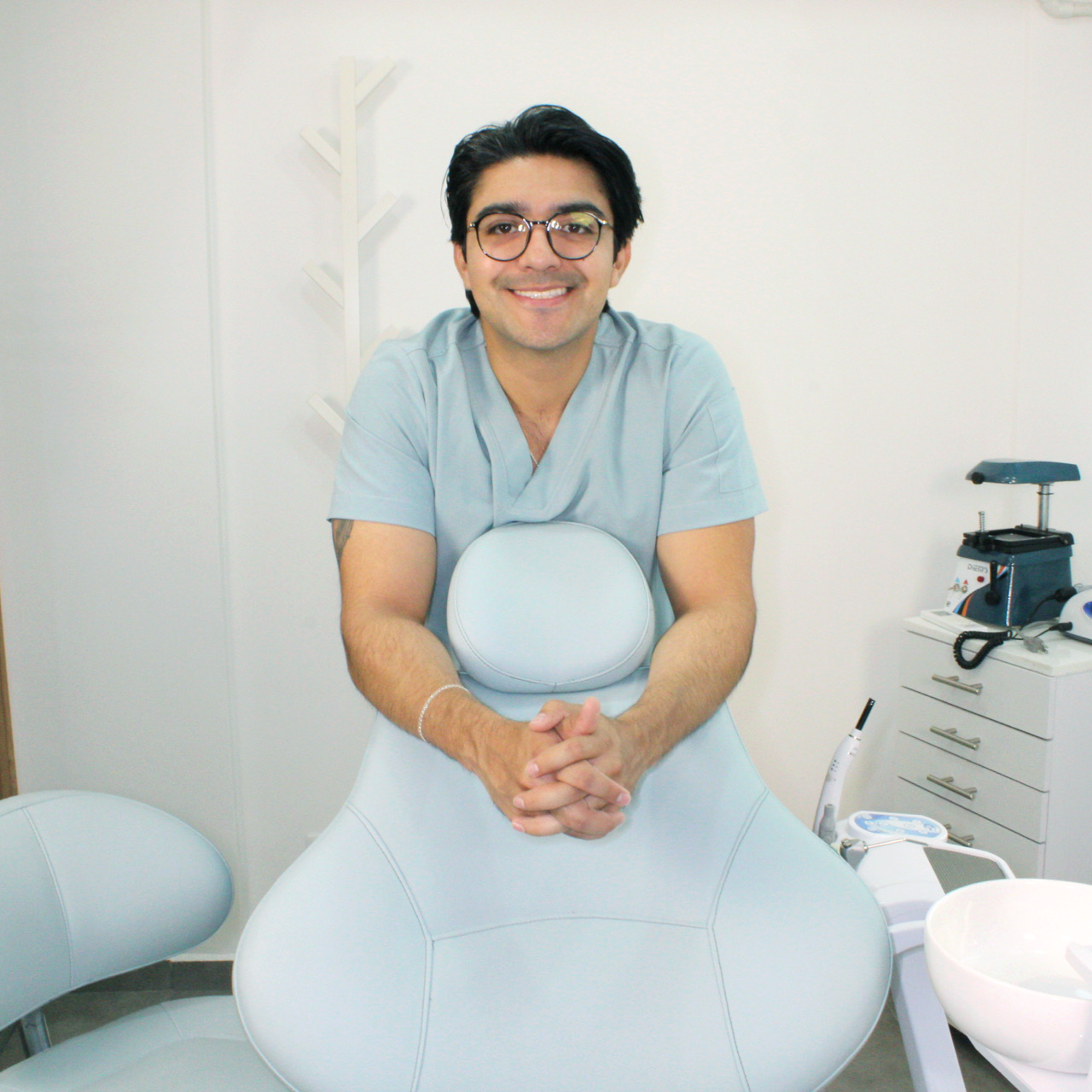 Dr. Alejandro Rivera