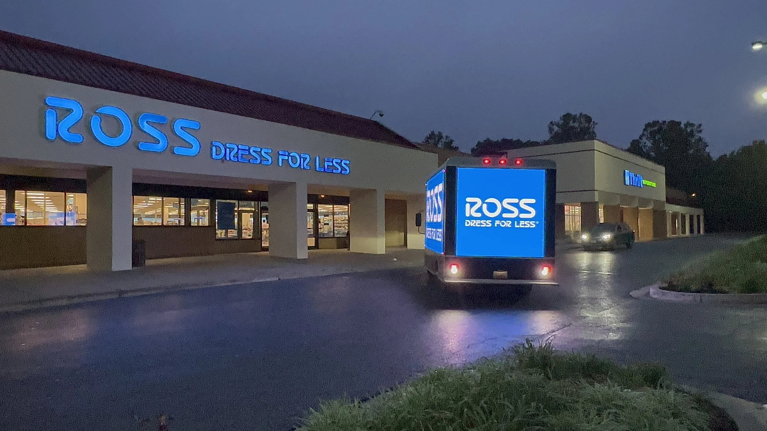 Digital LED mobile billboard truck campaign display
