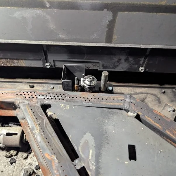 Pilot assembly on a gas fireplace burner