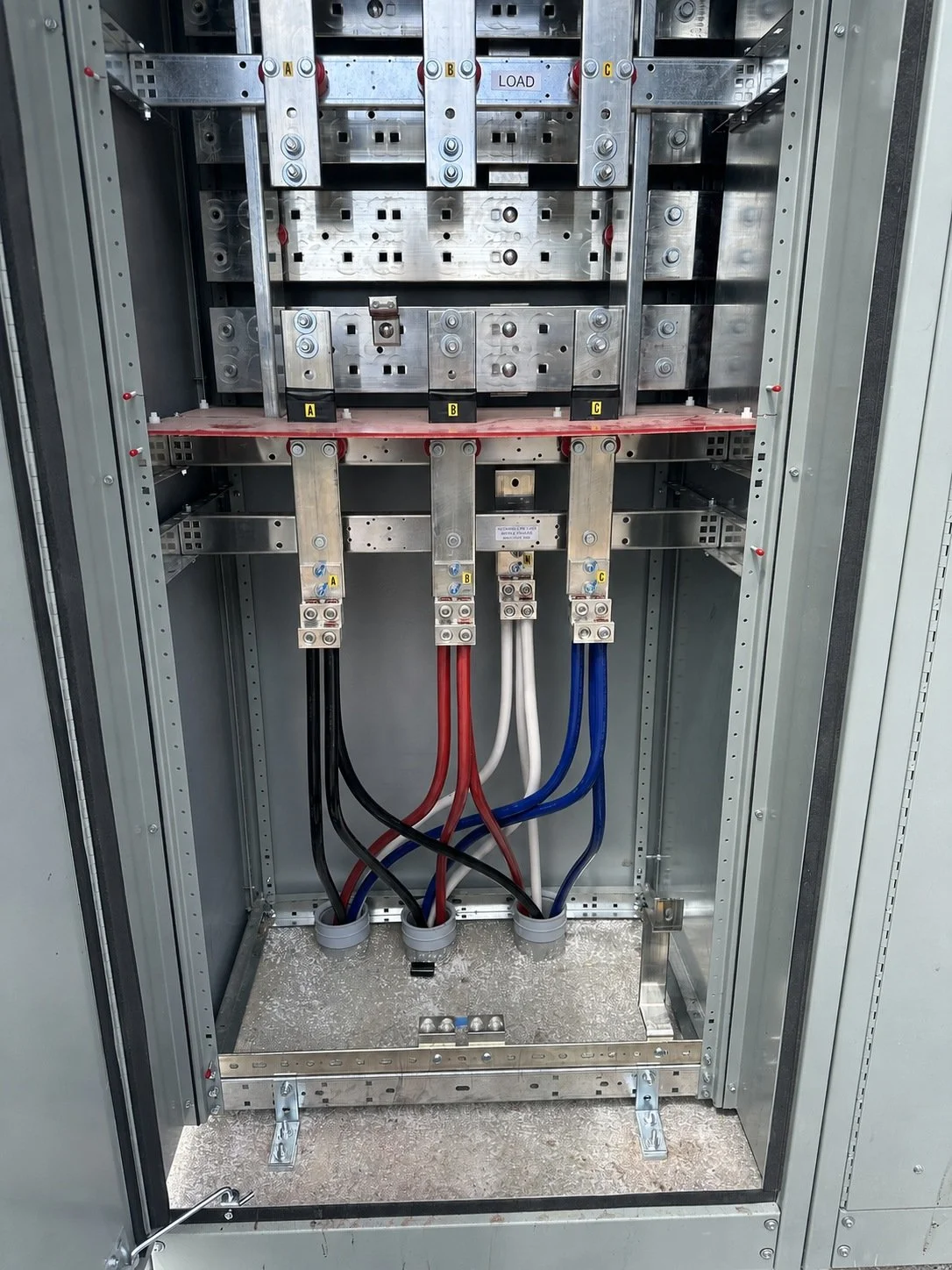 DNVR electrical distribution equipment and feeder terminations during installation