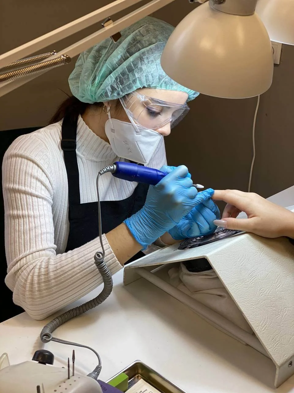 Final glossy result – color under the cuticle