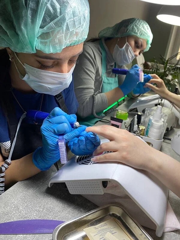 Russian manicure training – hands-on practice 1
