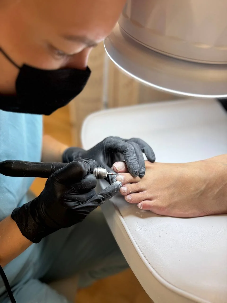 Gel pedicure course NYC – film wrap and perfect polish finish