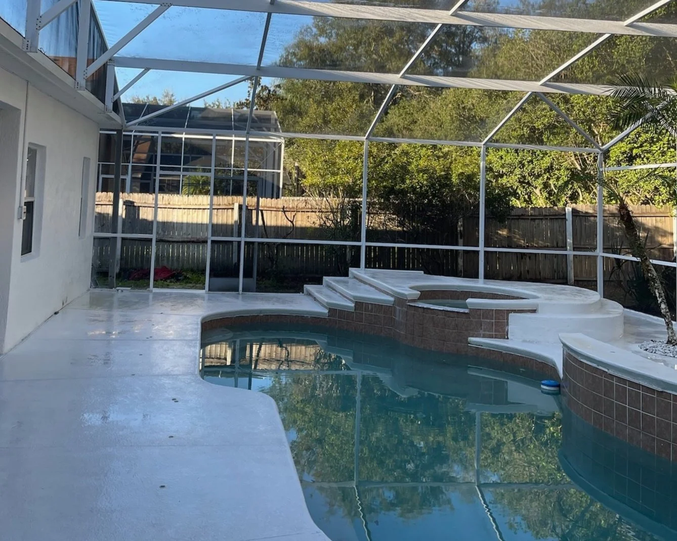 Pool cage cleaning project in Orlando