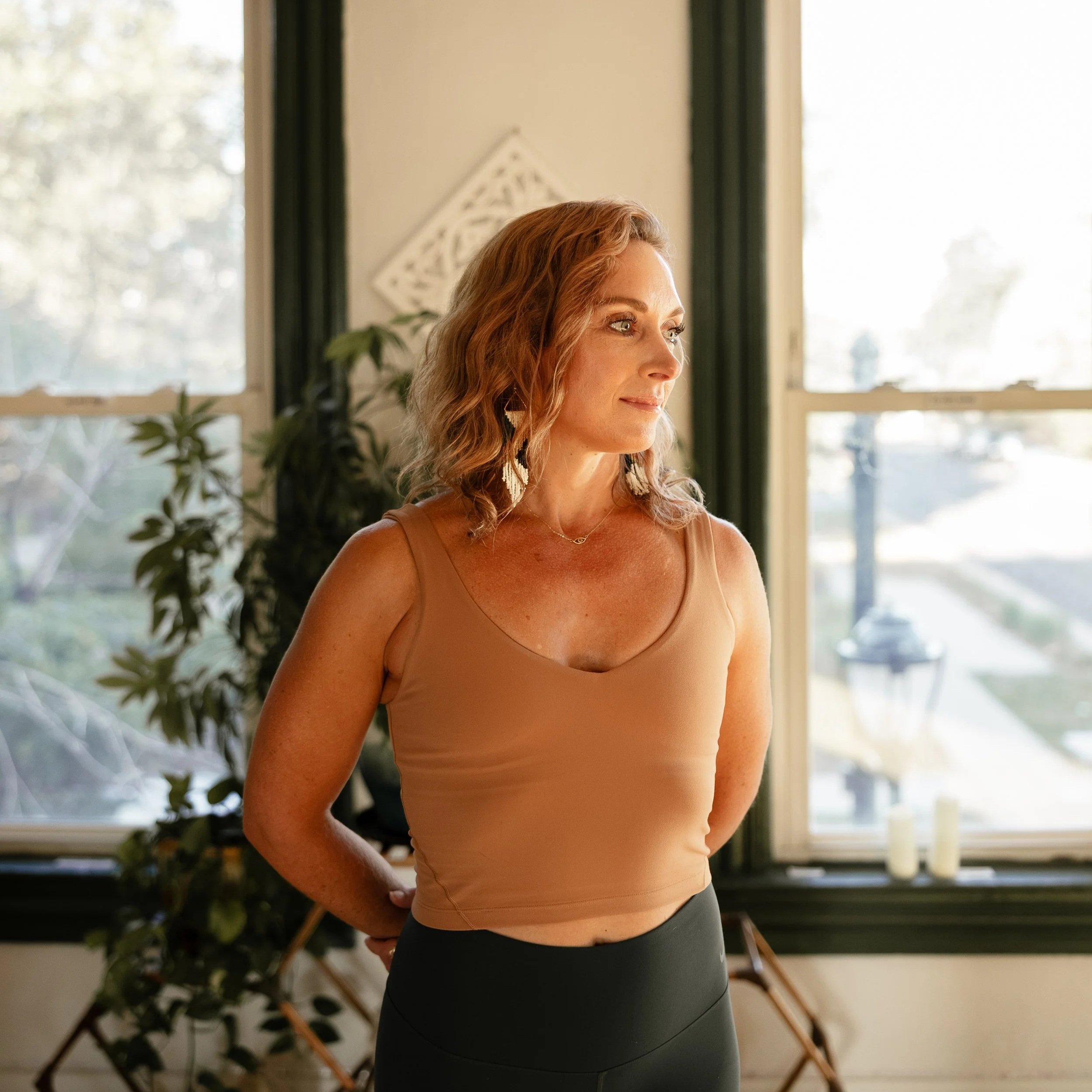 Jenna, seated portrait