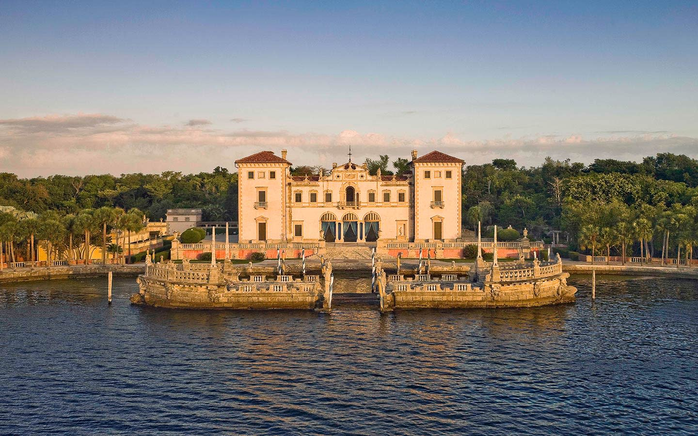 Vizcaya Museum and Gardens luxury wedding venue in Miami