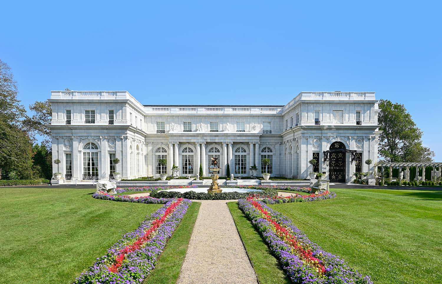 Rosecliff luxury wedding venue in Newport Rhode Island