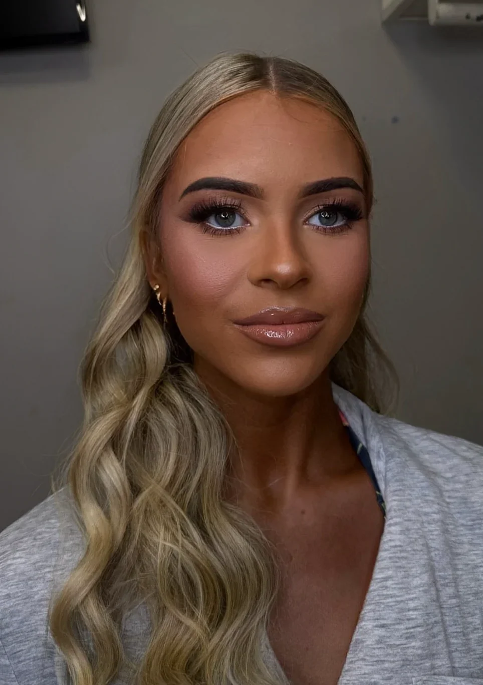 Perfect Pout hair and makeup photo 4