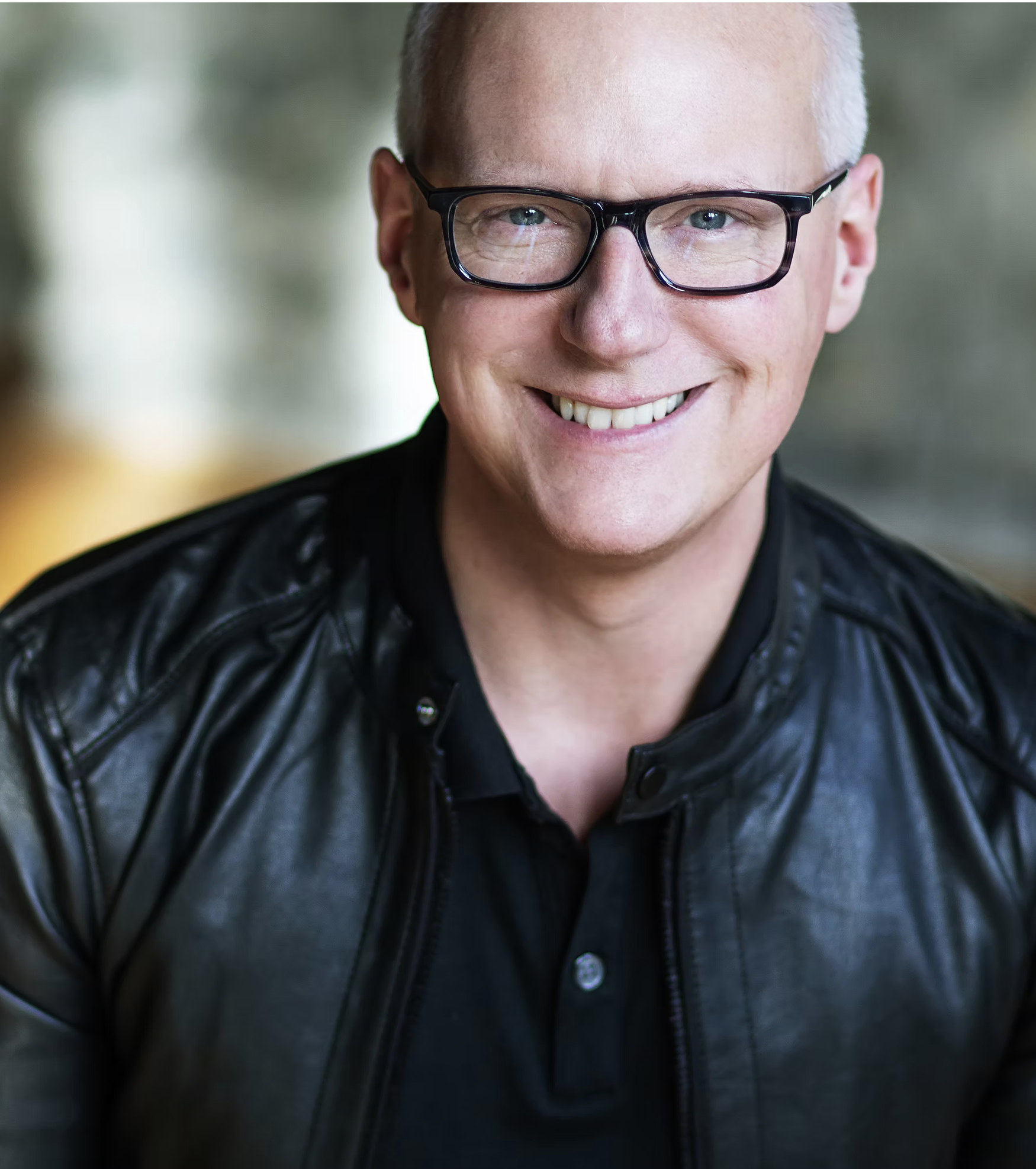 Lonnie Delisle (accompanied by Jonny Tobin) 