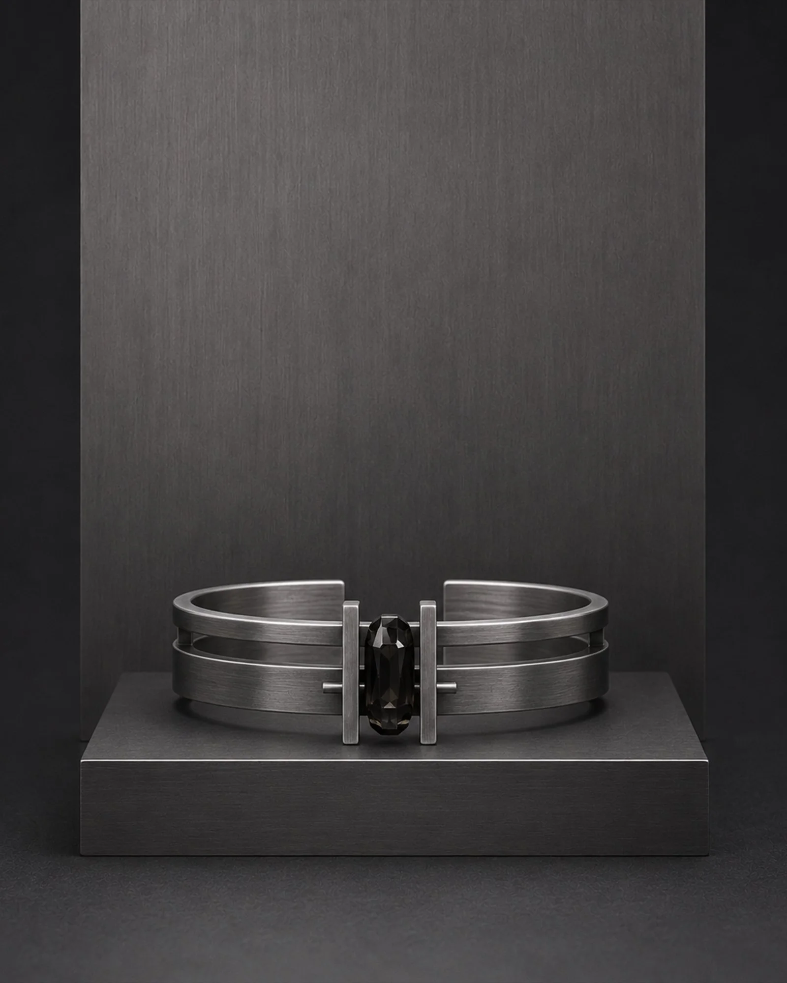 STILL FONDO SCURO — BRACELET PRAYERS.04