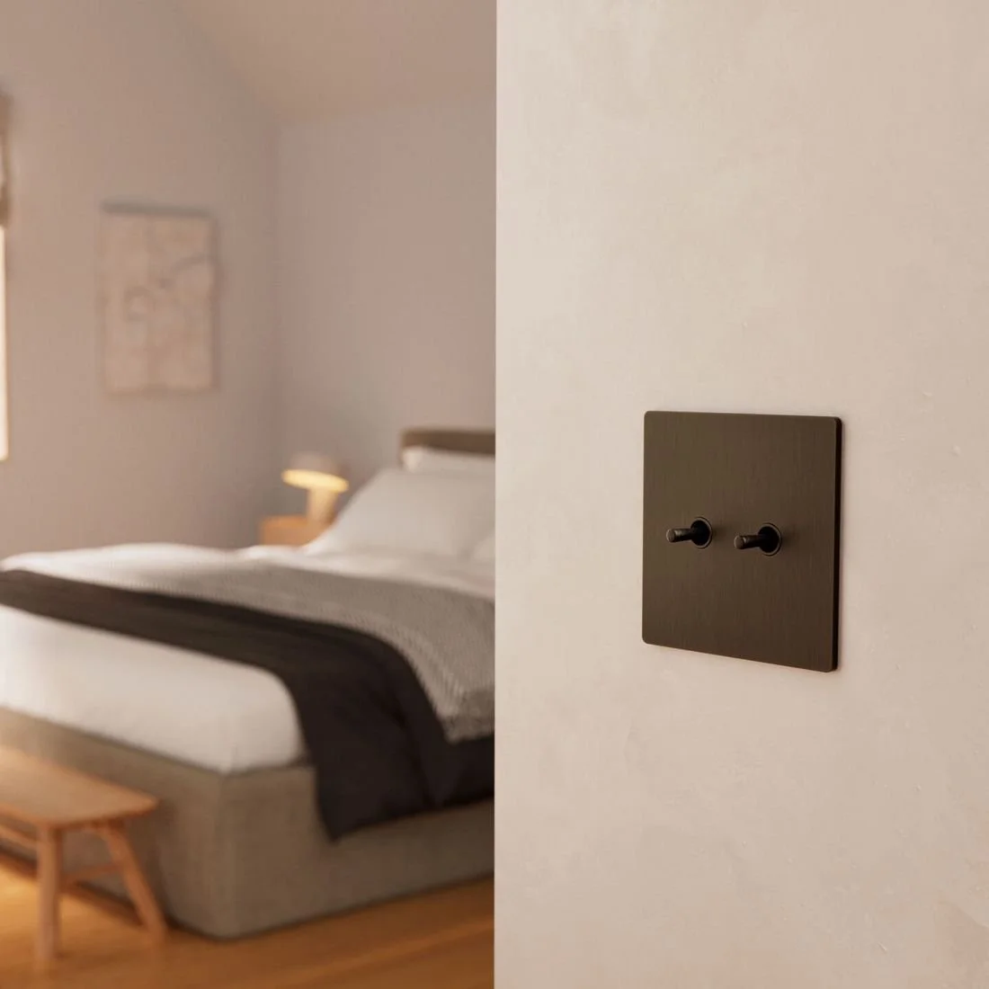 Aviena toggle keypad beside a bed