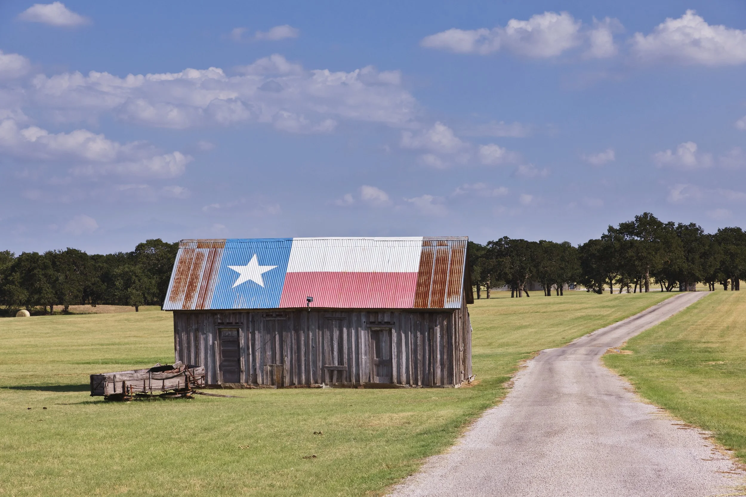 Barn painted as the Texas flag