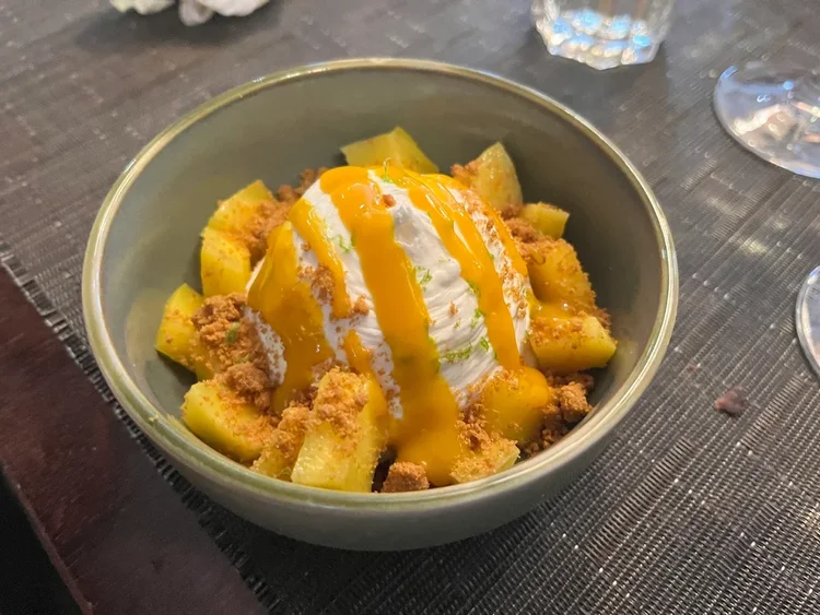 Cuisine ouverte et feu de cuisson — Via Del Gusto