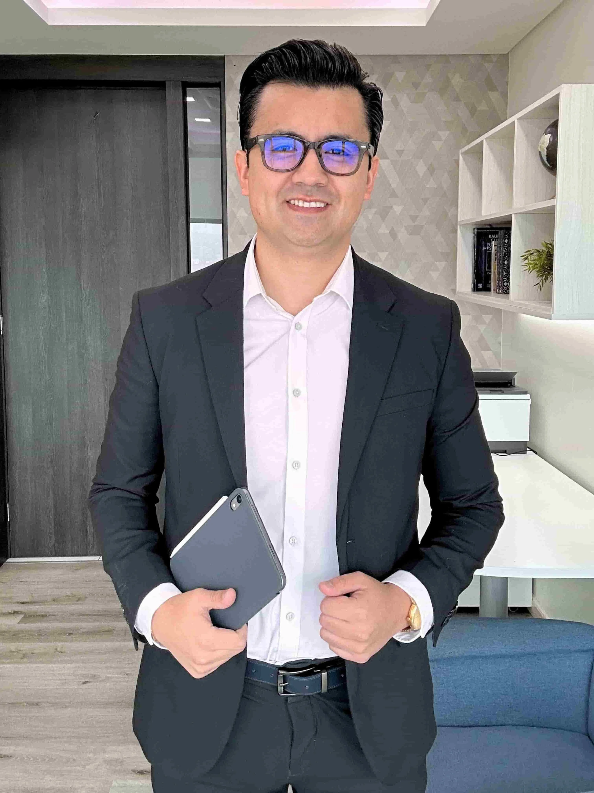 Dr. Ernesto Cedillo Ramírez - Psiquiatra en Tijuana