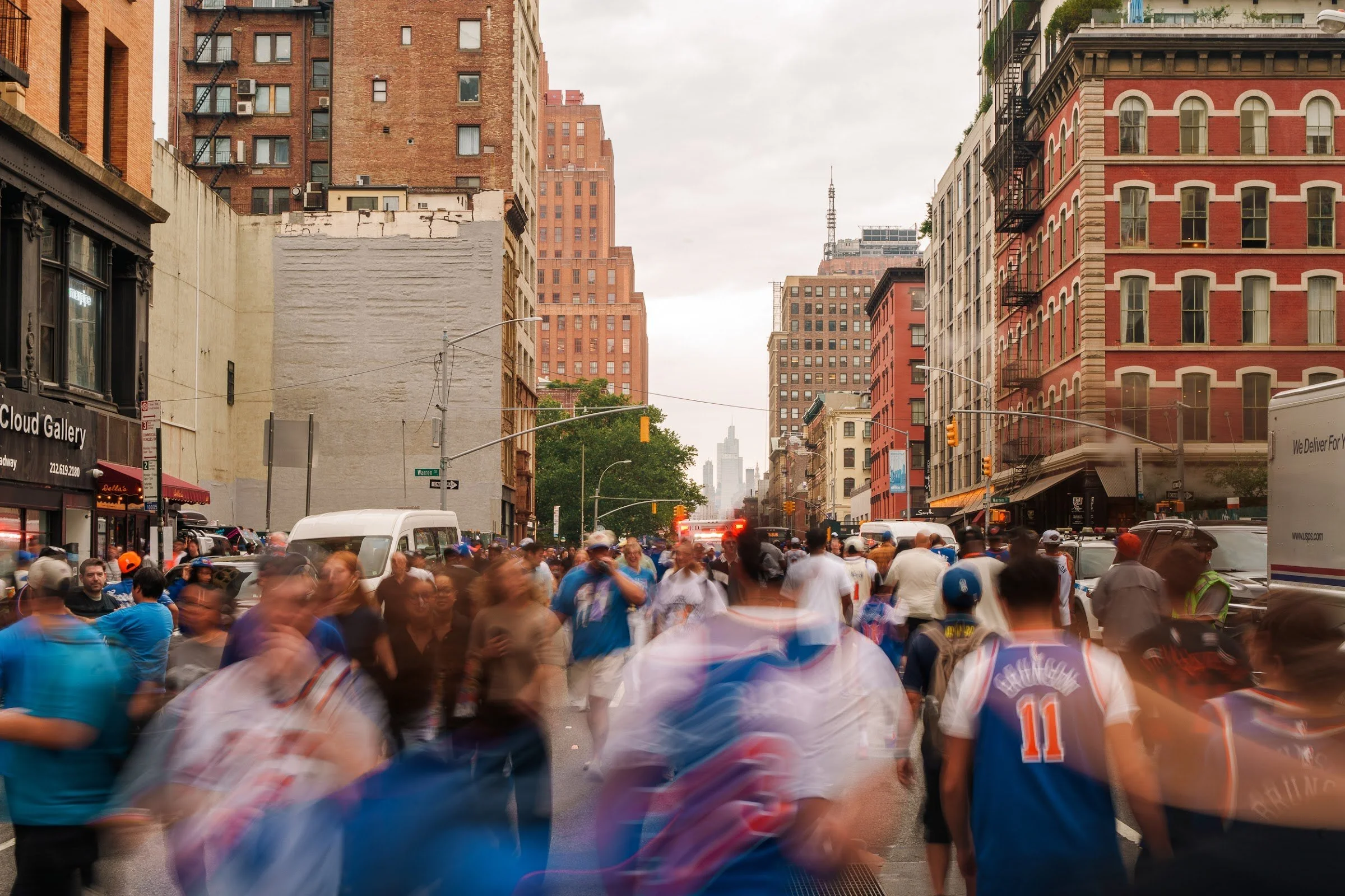 The route filling with fans