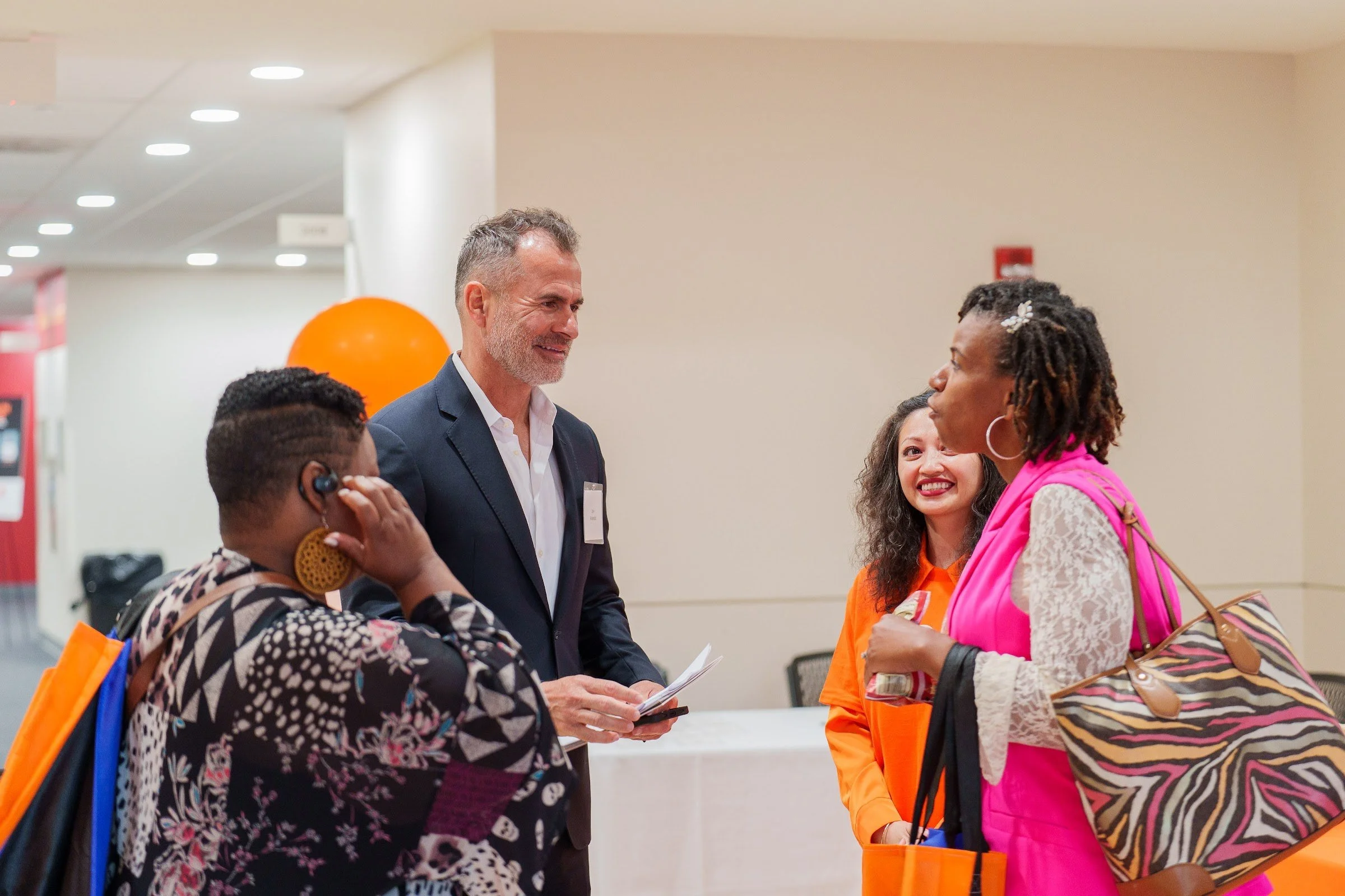 Attendees connecting between sessions