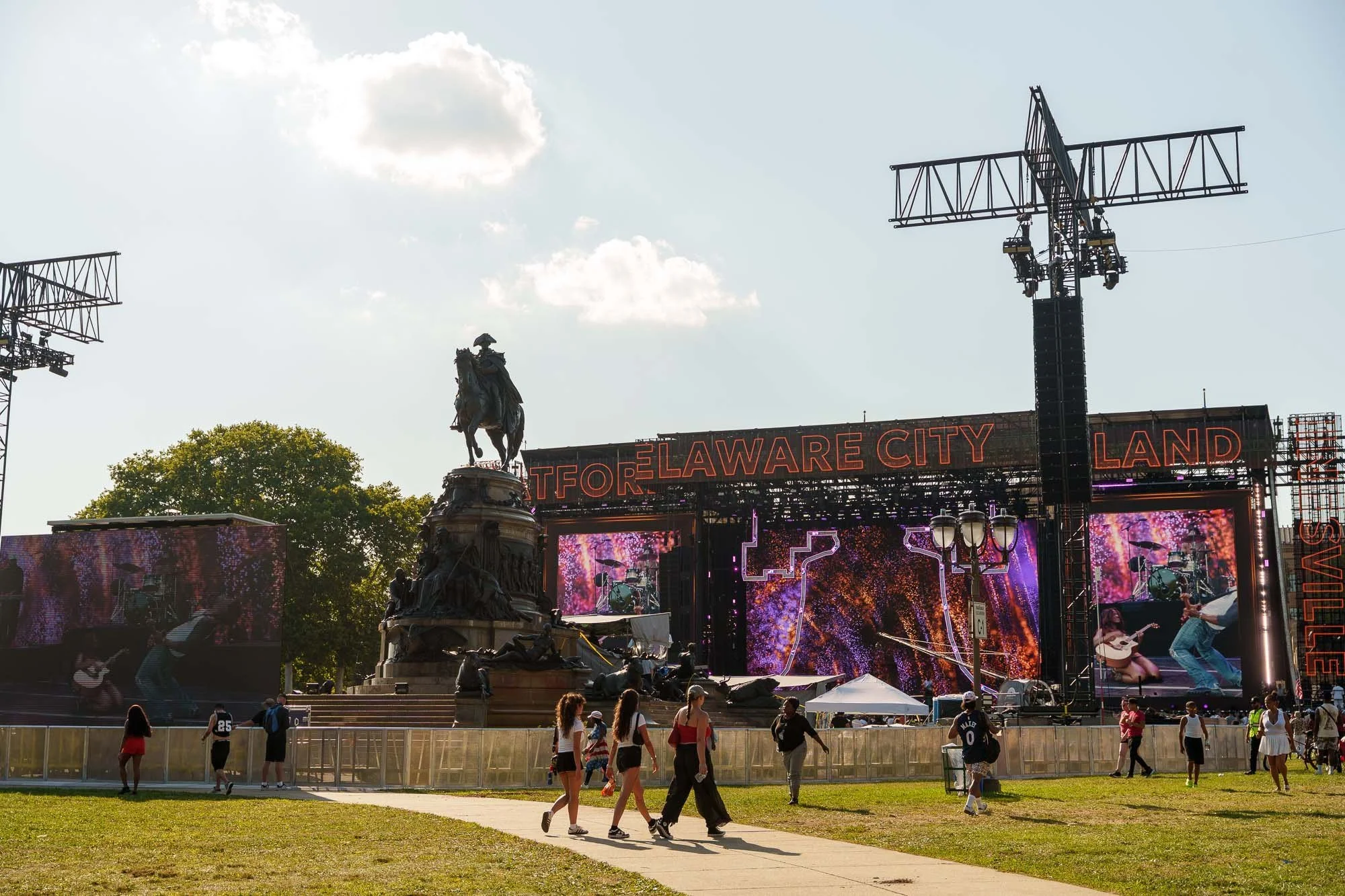 The stage and Parkway seen wide