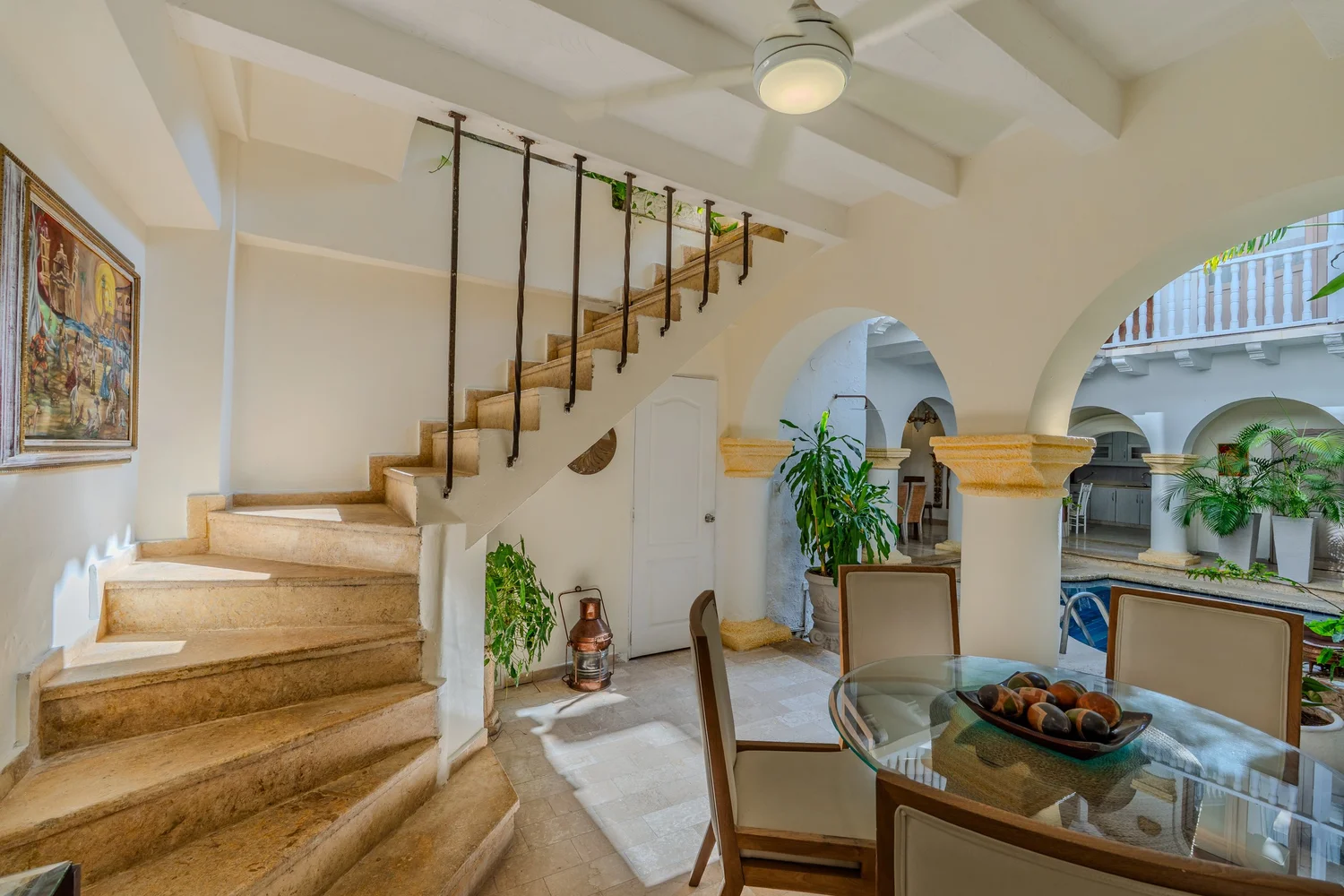 Second dining room inside Casa Gil Art Boutique in Cartagena.