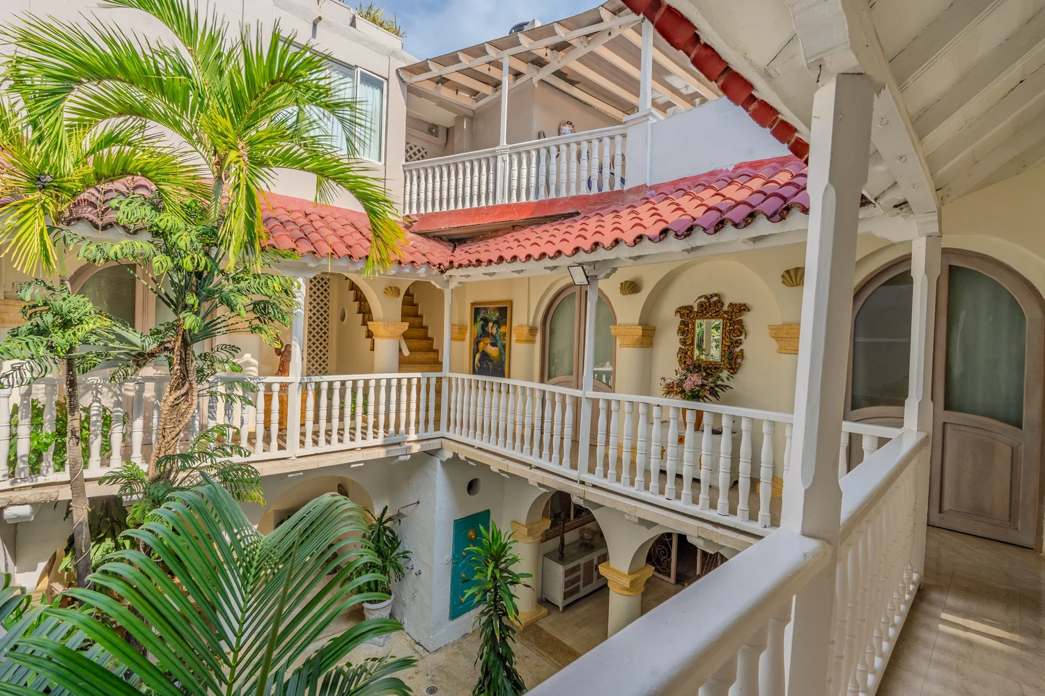 Interior balcony at Casa Gil Art Boutique in Cartagena’s historic center.
