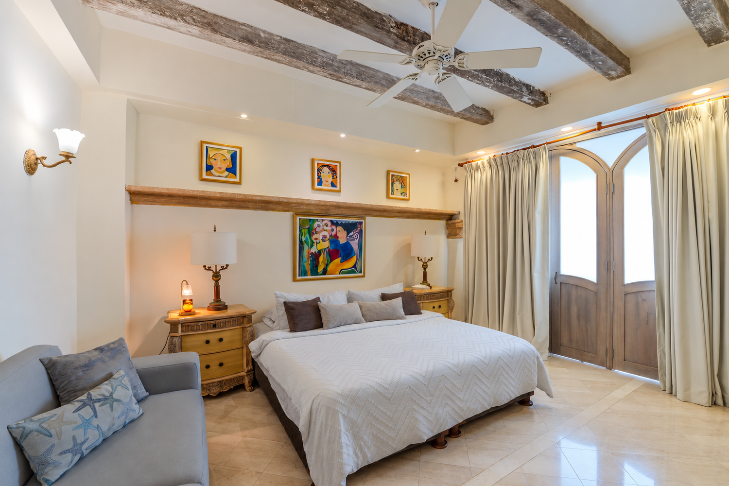 Principal bedroom at Casa Gil Art Boutique, part of the SAIRS Axis interior photography series.
