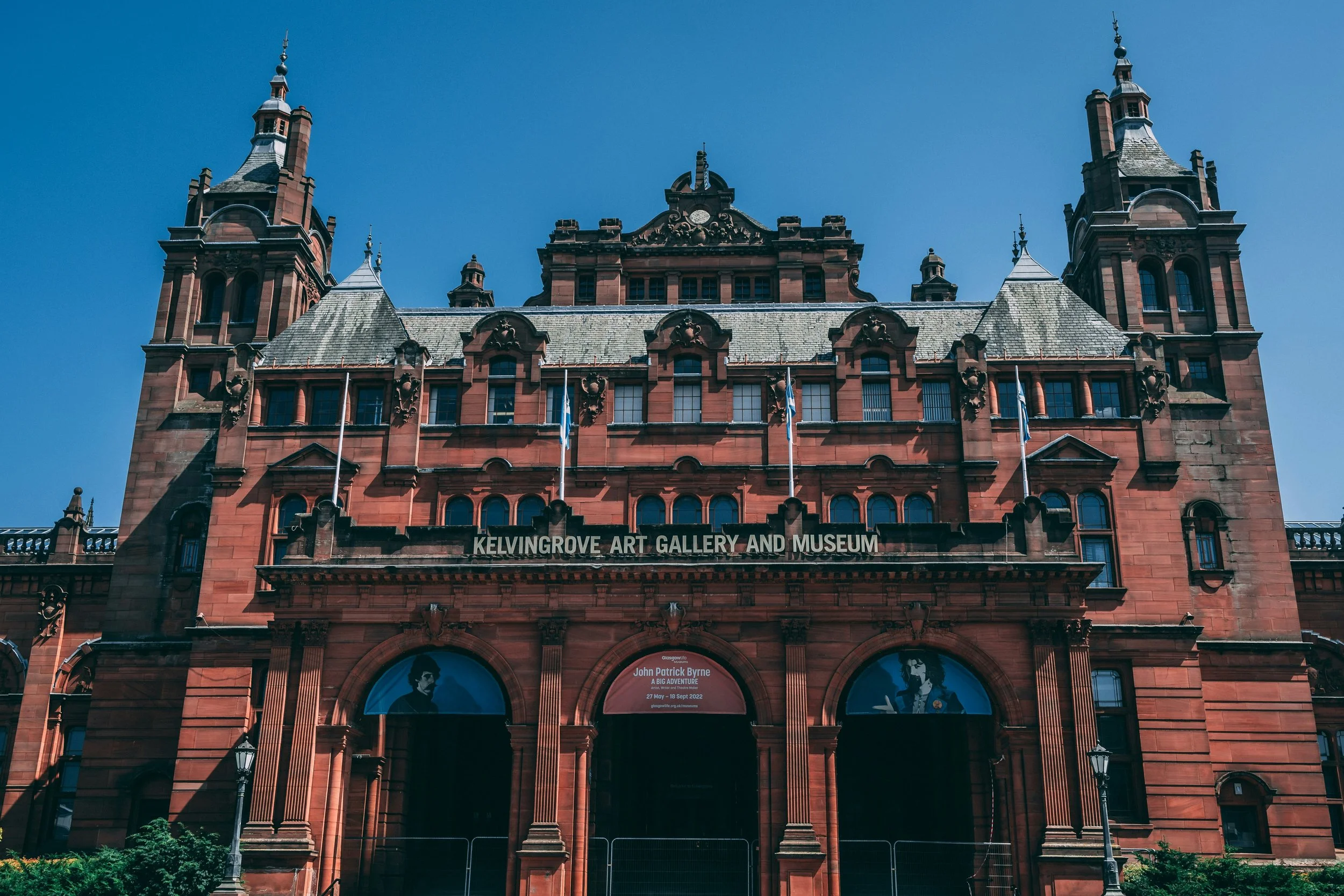 Glasgow — Kelvingrove Art Gallery or Merchant City murals