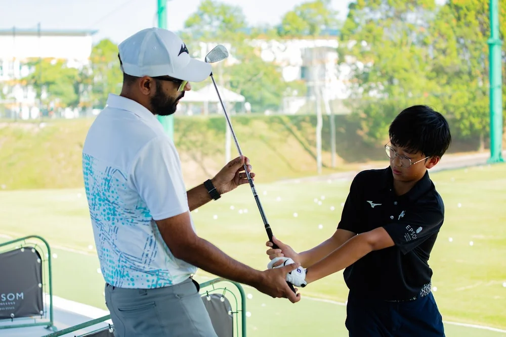 Junior golfer at a tournament