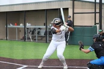 Brielle Williams batting for Oklahoma Gold