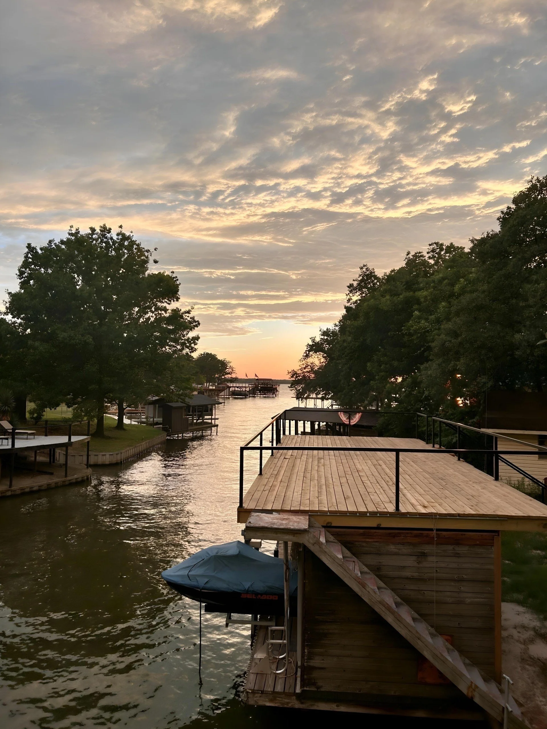 Island Park Cottage lake view
