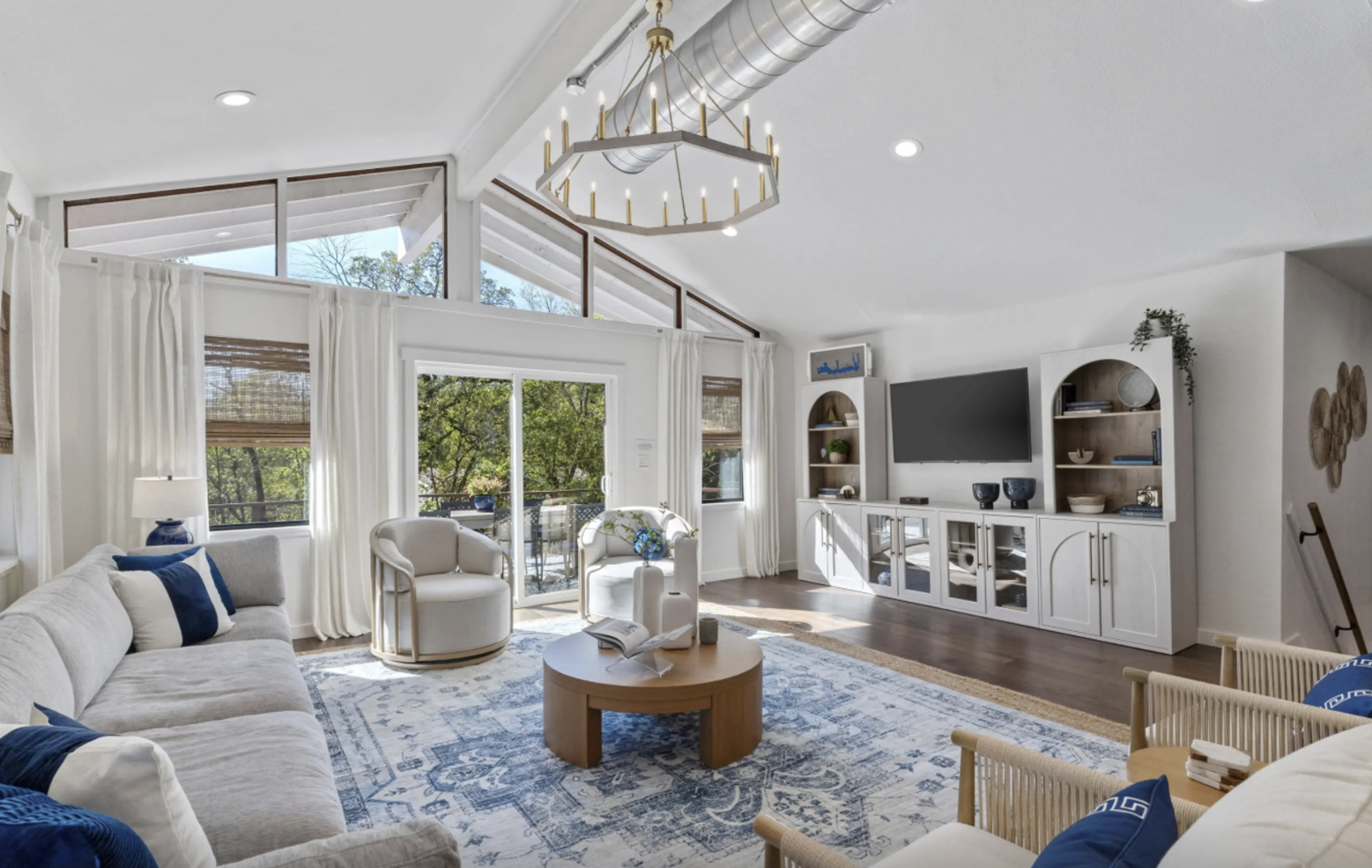 Casa Azul group vacation rental at Cedar Creek Lake