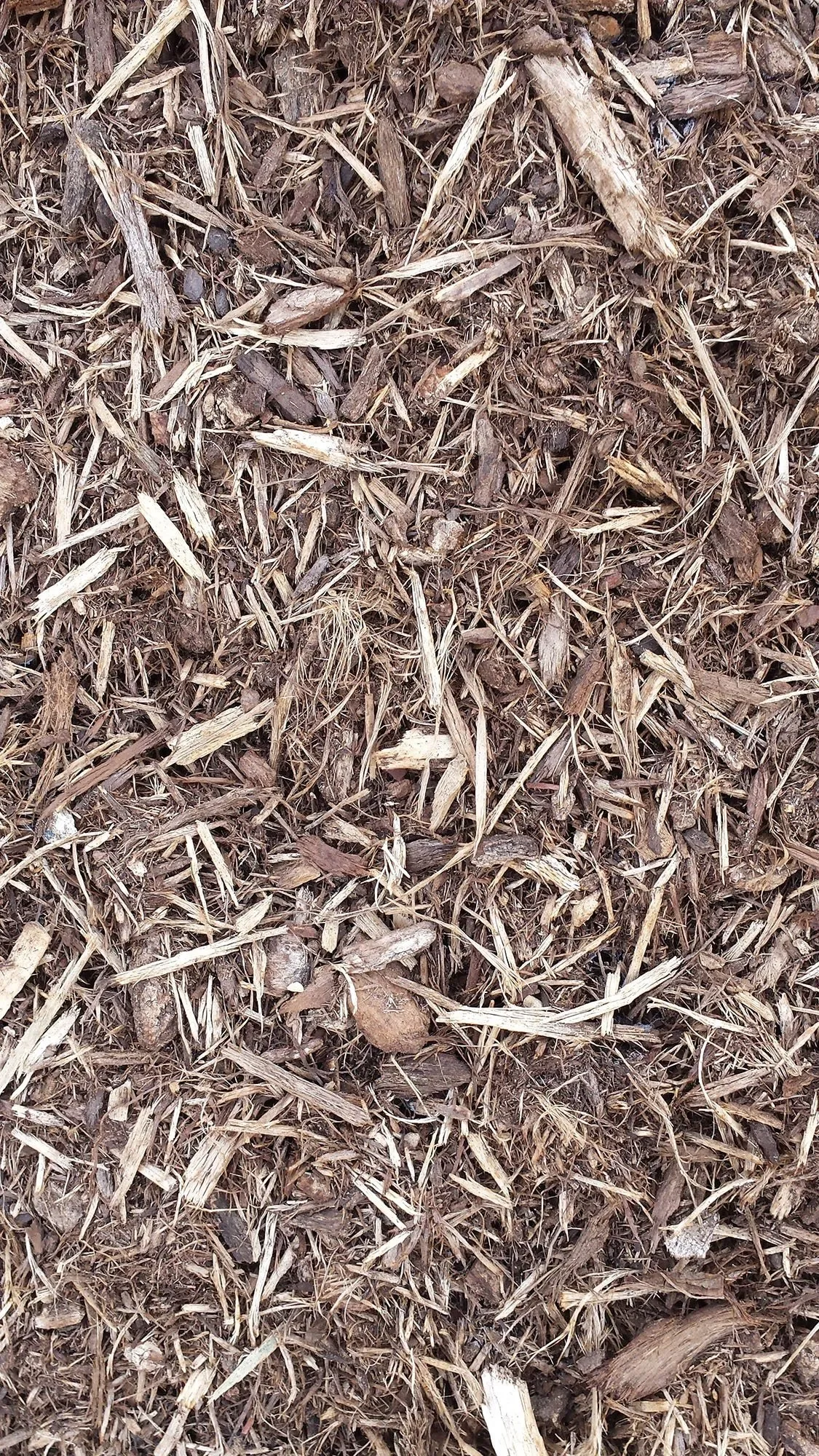 Double shredded hardwood mulch