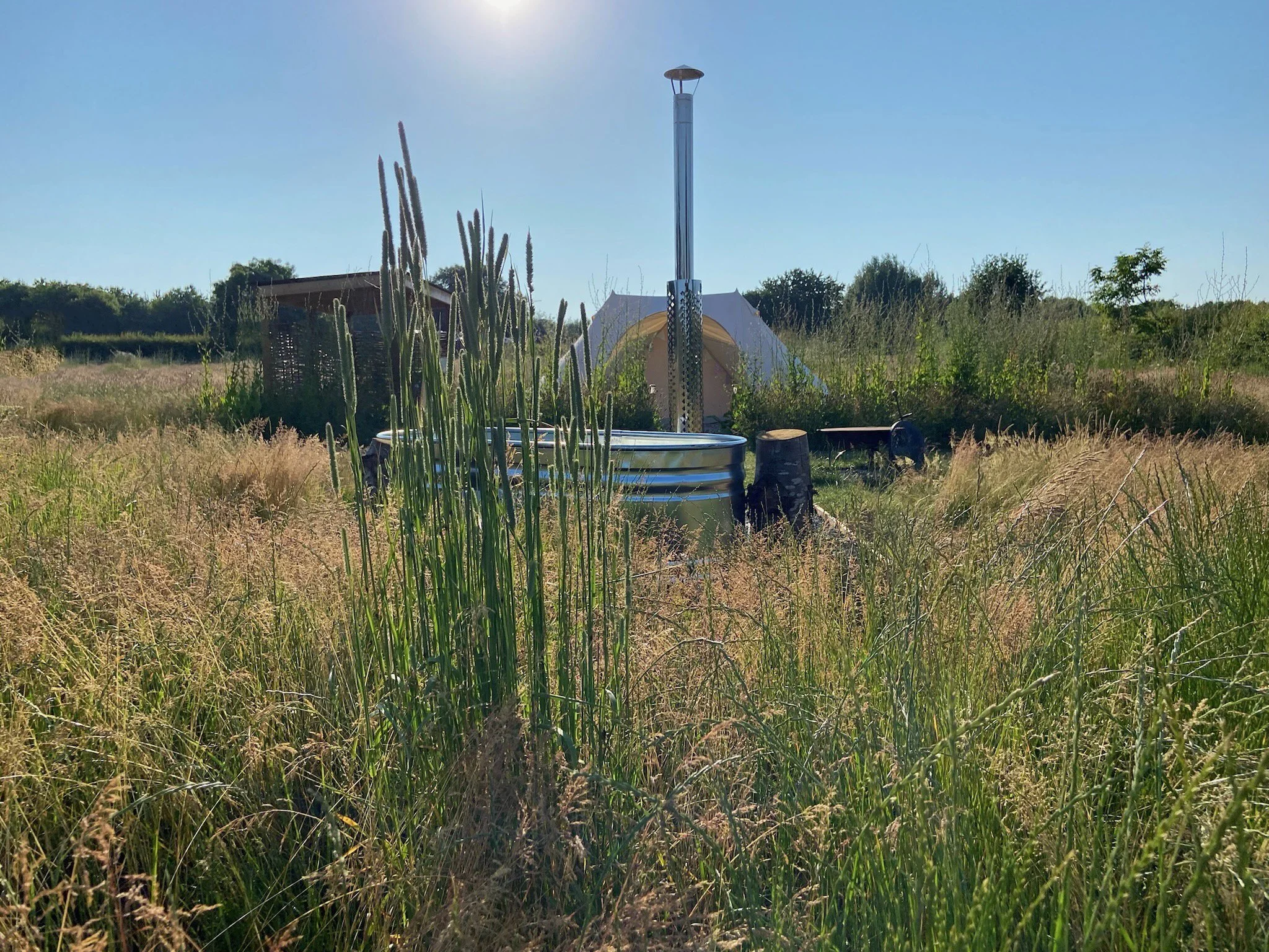 Wood-fired hot tub glamping for families and groups in Derbyshire