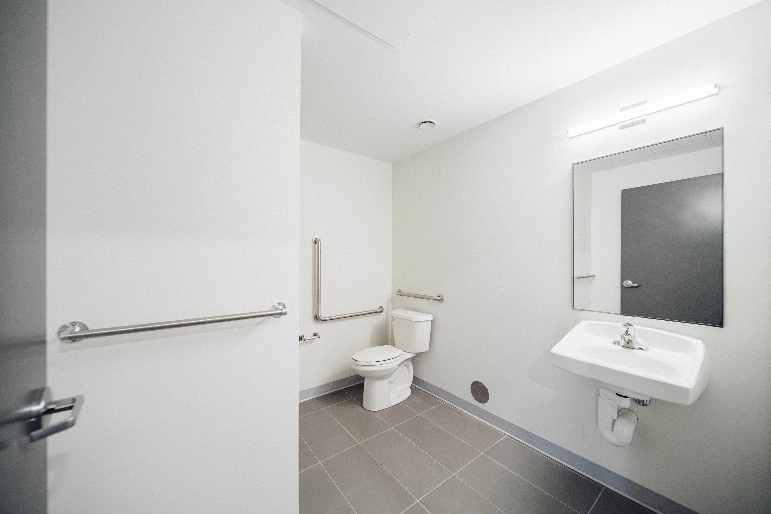 Barrier-free washroom