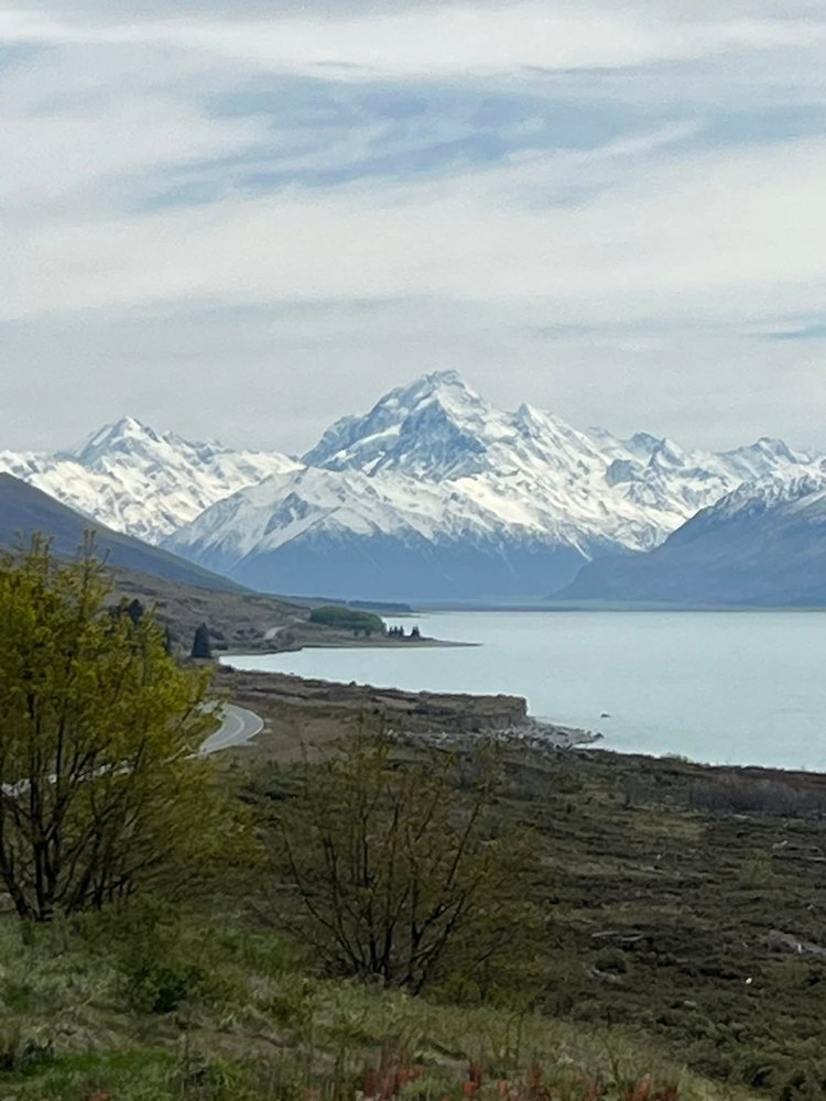 Mt Cook and lake.