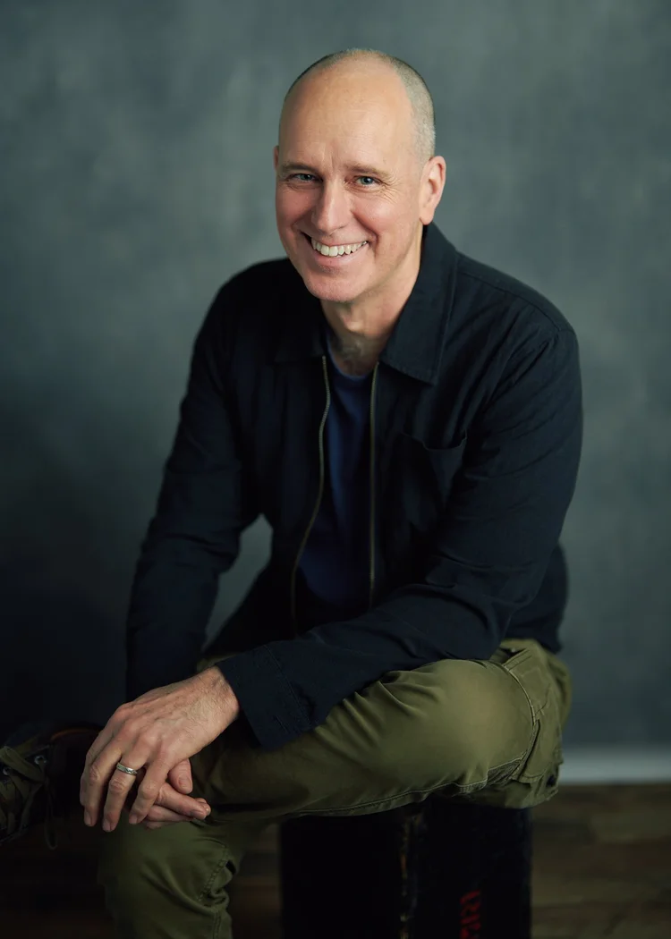 Kelly Aucoin seated actor portrait, New York City
