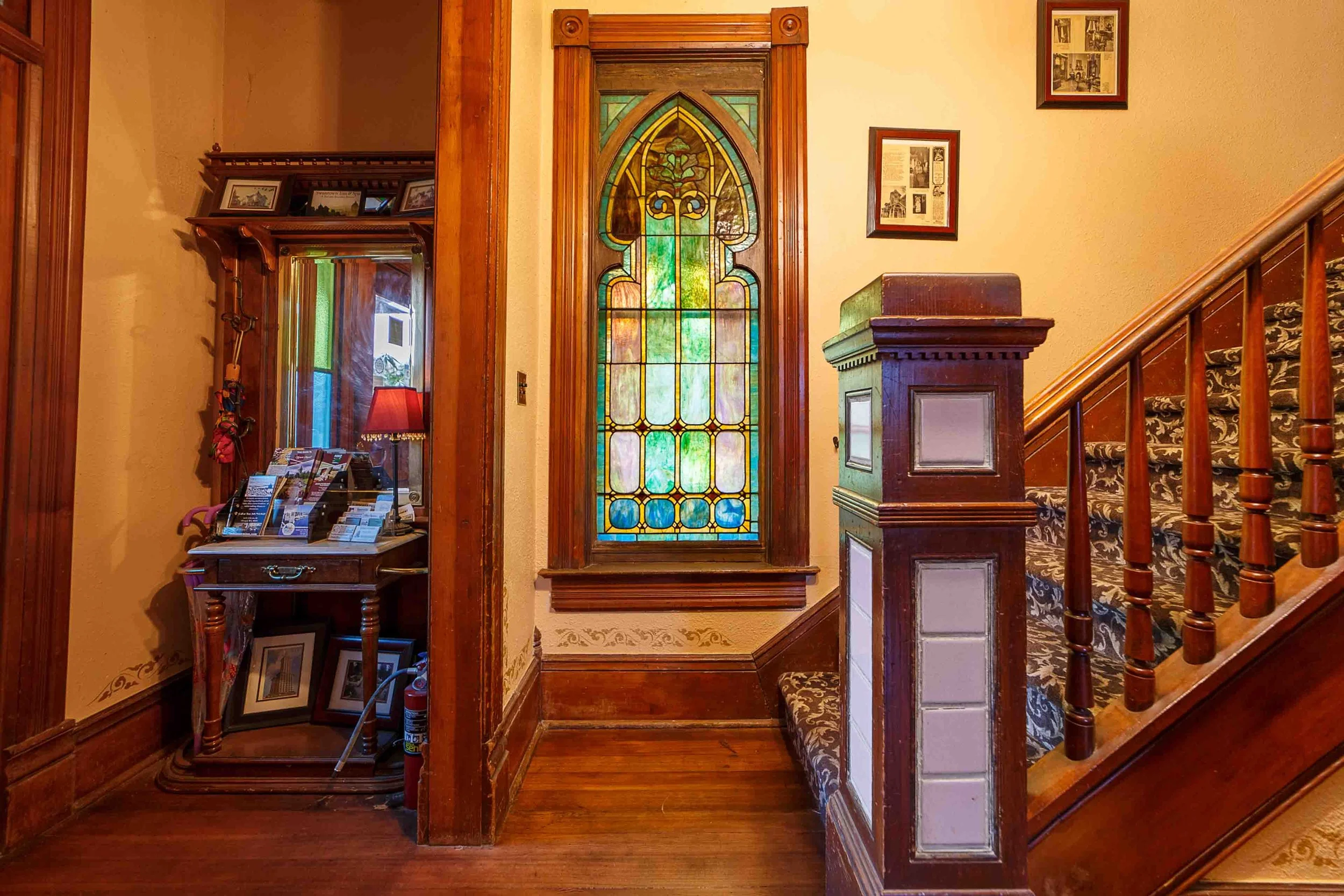 Swantown Inn Historic Stained Glass Staircase